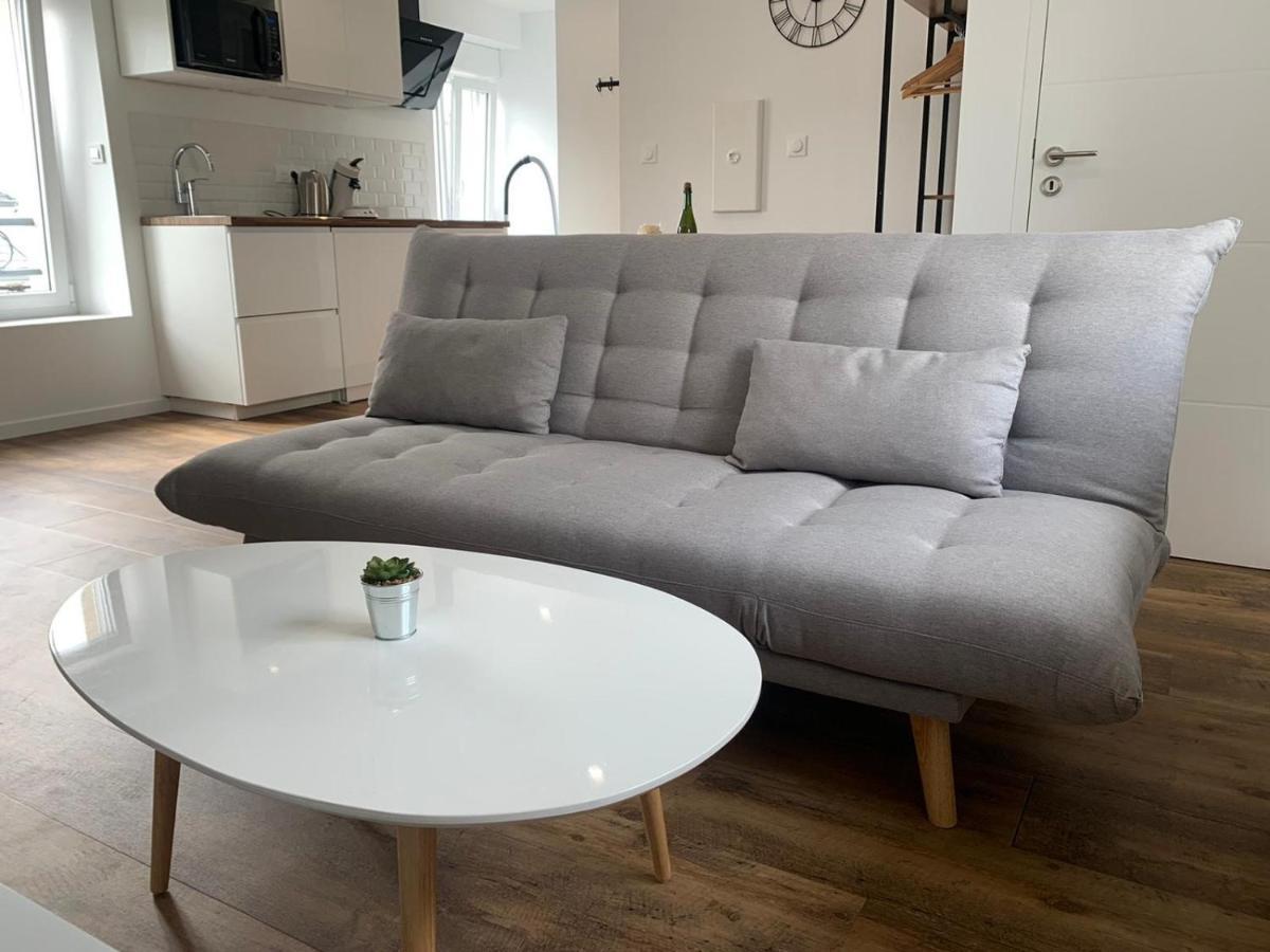 Duplex Calme Et Cosy Apartment กงการ์โน ภายนอก รูปภาพ