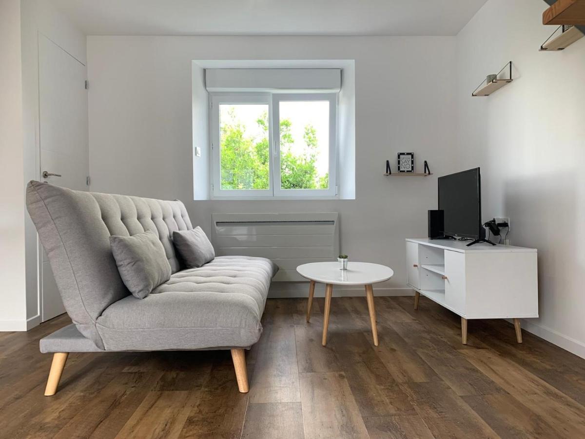 Duplex Calme Et Cosy Apartment กงการ์โน ภายนอก รูปภาพ